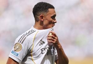 九游体育-刚来就成替补!TA:尽管皇马签下阿诺德,卡瓦哈尔将长期占据首发