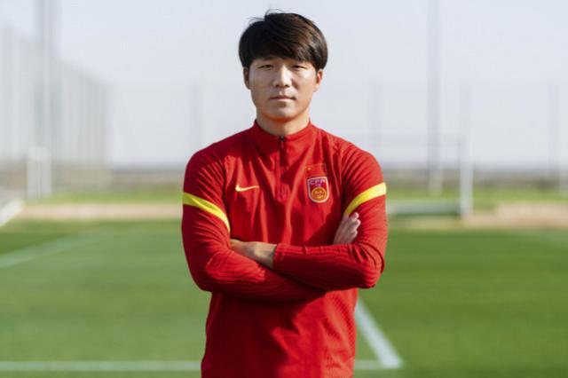 九游体育-李铁爱将重伤造后防变数 中叙战张琳芃重回边路？